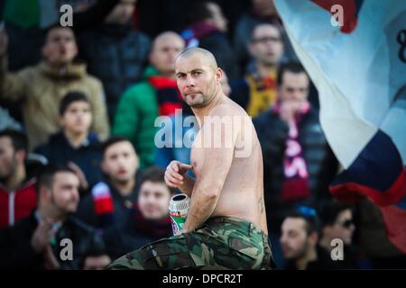 12. Januar 2014 - l ' Aquila, Italien - Ultras von l ' Aquila in der Lega Pro Spiel zwischen l ' Aquila und Lecce Fattori Stadion am 12. Januar 2014 in l ' Aquila, Italien. (Kredit-Bild: © Manuel Romano/NurPhoto/ZUMAPRESS.com) Stockfoto