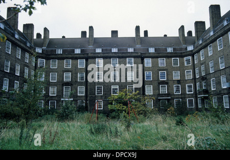 Nach dem zweiten Weltkrieg Block von Sozialwohnungen aus Old Kent Road, Peckham, London, SE15, England UK Stockfoto