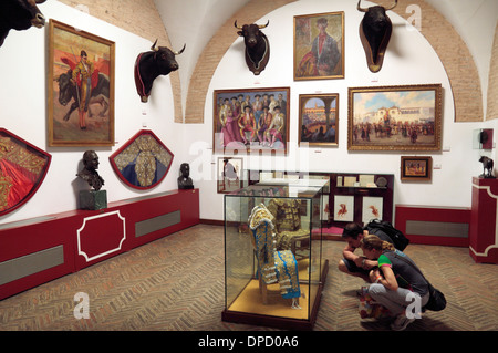 Museum im Plaza de Toros De La Real Maestranza de Caballería de Sevilla (Stierkampfarena) in Sevilla, Andalusien, Spanien. Stockfoto