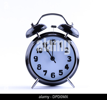 Alram-Uhr auf weißem Hintergrund mit 11:00 Stockfoto