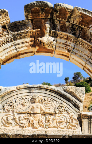 Bogen der Tempel des Hadrian in Ephesus, Kusadasi, Türkei Stockfoto