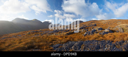 Blick über Glencorbet, die Twelve Bens, Connemara, Co. Galway, Irland. Stockfoto