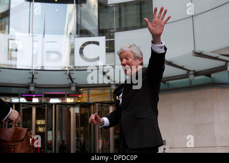 Neuer BBC-Boss Tony Hall kommt nach BBC Broadcasting House Stockfoto