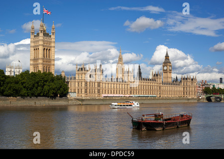 Houses of Parliament auf der Themse Stockfoto