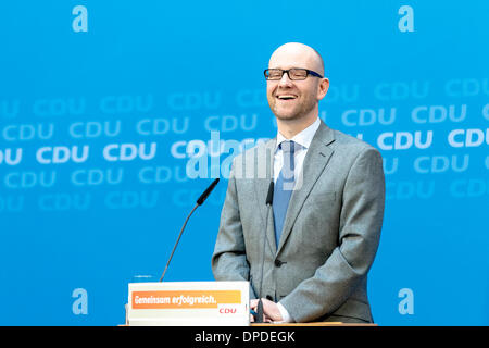 Berlin, Deutschland. 13. Januar 2014. Peter Tauber (CDU) von seiner ersten Pressekonferenz als neuer CDU-Generalsekretär am CDU-Bundesgeschäftsstelle in Berlin. / Bild: Peter Tauber (CDU) (neu) CDU-Generalsekretär, abgebildet bei seiner ersten Pressekonferenz in Berlin. Bildnachweis: Reynaldo Chaib Paganelli/Alamy Live-Nachrichten Stockfoto