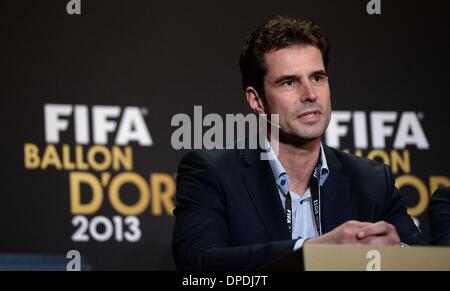 Zürich, Schweiz. 13. Januar 2014. Kandidaten für die 2013 FIFA Coah des Jahres besucht VfL Wolfsburg deutscher Trainer Ralf Kellermann eine Pressekonferenz vor Ballon d ' Or Award Zeremonie in Zürich, Schweiz, am 13. Januar 2014. Bildnachweis: Wang Siwei/Xinhua/Alamy Live-Nachrichten Stockfoto