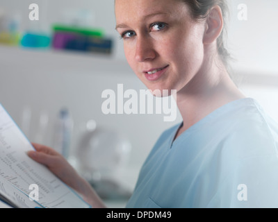 Gesundheit der Arbeitnehmer Beratung mit Patienten im Krankenhaus Stockfoto