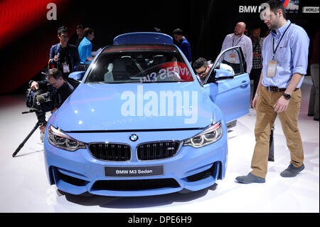 Detroit, USA. 13. Januar 2014. Die BMW M3 Limousine wird während der Pressevorschau von der 2014 North American International Auto Show (NAIAS) in Detroit, USA, 13. Januar 2014 vorgestellt. Bildnachweis: Zhang Jun/Xinhua/Alamy Live-Nachrichten Stockfoto