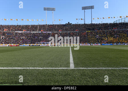 Nationalstadion, Tokio, Japan. 13. Januar 2014. Gesamtansicht, 13. Januar 2014 - Fußball /Soccer: 92. alle Japan High School Fußball Turnier Finale zwischen Toyama Daiichi 3-2 Seiryo im National Stadium, Tokio, Japan. © YUTAKA/AFLO SPORT/Alamy Live-Nachrichten Stockfoto