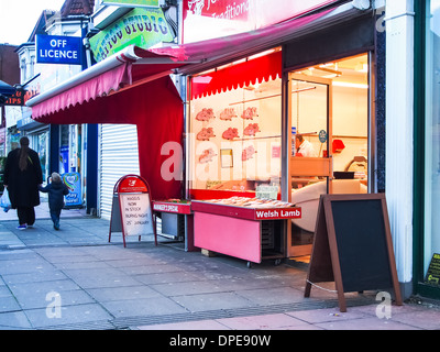 Eine unabhängige Familie Metzger-Shop in North-End High Street, Portsmouth, England Stockfoto