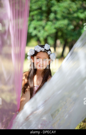 Schöne Mädchen in der FORES Stockfoto