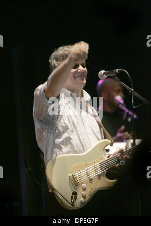 12. Juli 2006 - Walker, Minnesota, USA - Gitarrist STEVE MILLER singt auf dem außen-classic Rockfestival Moondance Stau 2006. (Kredit-Bild: © Bruce Mies/ZUMA Press) Stockfoto