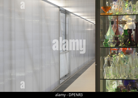 Dutch National Glasmuseum (Nationaal Glasmuseum), Leerdam, Niederlande. Architekt: Büro SLA, 2010. Innere des Freilager Stockfoto