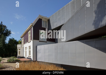 Dutch National Glasmuseum (Nationaal Glasmuseum), Leerdam, Niederlande. Architekt: Büro SLA, 2010. Vordere Ansicht gegen c Stockfoto