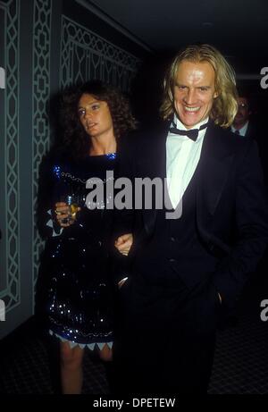 14. April 2006 - JACQUELINE BISSET mit ALEXANDER GUDONOV 1983.E9585. GELIEFERT von Fotos, INC. (Kredit-Bild: © Globe Photos/ZUMApress.com) Stockfoto