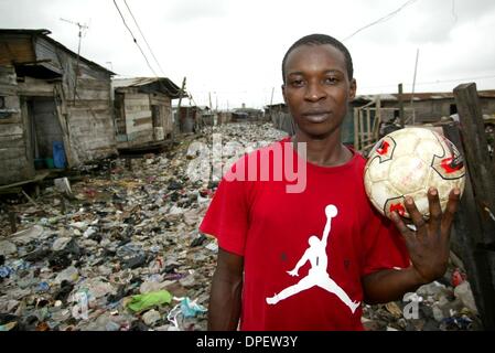 Fußball-Projekt für Kinder in den Slums von Nigeria Stockfoto