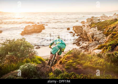 Mountainbiker, die Küste Weg, Monterey Bay Area, Kalifornien, USA Stockfoto