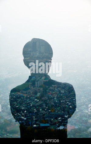 Geschäftsmann und Hong Kong Stadtbild, zusammengesetztes Bild Stockfoto