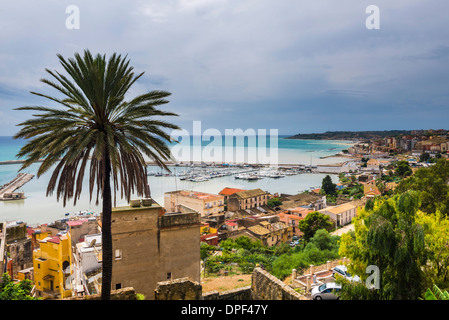 Hafen Europas Stadt Sciacca, Provinz Agrigento, Sizilien, Italien, Mittelmeer, Angeln Angeln Stockfoto