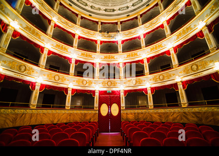 Innere des Noto Theater (Teatro Comunale Vittorio Emanuele) in Piazza XVI. Maggio, Noto, Val di Noto, Sizilien, Italien, Europa Stockfoto