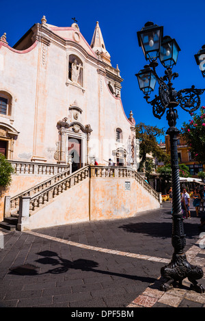 Barocke Kirche St. Joseph in Piazza IX Aprile Corso Umberto, der Hauptstraße in Taormina, Sizilien, Italien, Europa Stockfoto