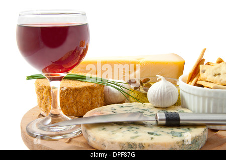 Verschiedene Arten von Käse mit Wein Pesto Knoblauch und Toast für Nutzung im Hintergrund Stockfoto
