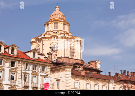 Kirche San Lorenzo in Piazza Castello, entworfen von Guarino Guarini im 17. Jahrhundert, Turin, Piemont, Italien, Europa Stockfoto