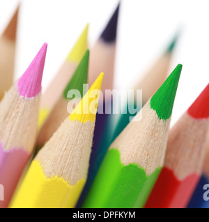 Gruppe von bunte Bleistifte, isoliert auf weißem Hintergrund Stockfoto