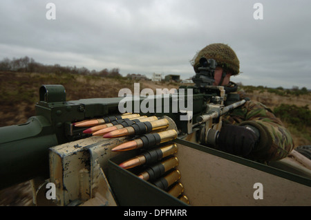 Browning M2 montiert.50 Kaliber Maschinengewehr auf einem britischen Armee Landrover, Stockfoto