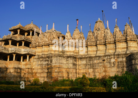 Ranakpur Tempel des Jainismus bekannt für ihre geschnitzten Säulen und Design, Rajasthan Indien. Stockfoto