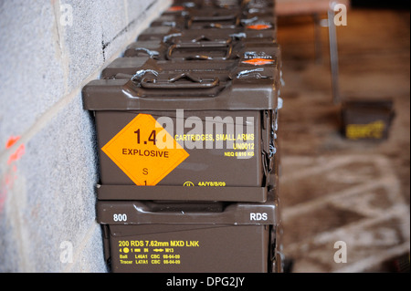 Munition, Munition, Munition, Kugeln, Bomben, Raketen, Raketen, Muscheln,, Munitionskisten, runden, He explosive, britische Armee, Stockfoto