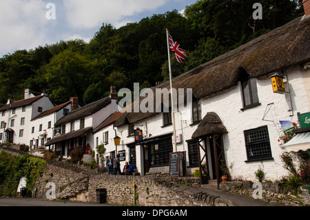 Gastwirtschaft und Häuser in Lynmouth, Devon Stockfoto