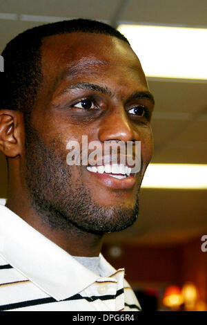 12. Januar 2006 - New York, New York, US - K46412JBU. New York Knicks-Spieler und die Besetzung von "Glory Road'' zu Ehren Martin Luther King Jr. bei McDonalds, NEW YORK New York 12.01.2006.  -MALIK ROSE (Kredit-Bild: © Judie Burstein/Globe Photos/ZUMAPRESS.com) Stockfoto