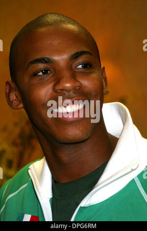 12. Januar 2006 - New York, New York, US - K46412JBU. New York Knicks-Spieler und die Besetzung von "Glory Road'' zu Ehren Martin Luther King Jr. bei McDonalds, NEW YORK New York 12.01.2006.  -MEHCAD BROOKS VON DESPERATE HOUSEWIVES. (Kredit-Bild: © Judie Burstein/Globe Photos/ZUMAPRESS.com) Stockfoto