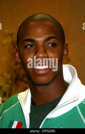 12. Januar 2006 - New York, New York, US - K46412JBU. New York Knicks-Spieler und die Besetzung von "Glory Road'' zu Ehren Martin Luther King Jr. bei McDonalds, NEW YORK New York 12.01.2006.  -MEHCAD BROOKS VON DESPERATE HOUSEWIVES. (Kredit-Bild: © Judie Burstein/Globe Photos/ZUMAPRESS.com) Stockfoto