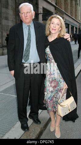 10. April 2006 - New York, New York, US - K47474JBU. AMERICAN THEATRE WING Hommage an MATTHEW BRODERICK in der CIPRINI 42, NEW YORK New York 10.04.2006.  -JILL CLAYBURGH(Credit Image: © Judie Burstein/Globe Photos/ZUMAPRESS.com) Stockfoto