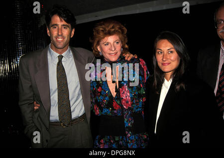 18. September 2006 - New York, New York, USA - PATRICIA KENNEDY LAWFORD mit Sohn CHRISTOPHER LAWFORD und seine Frau JEANNIE. Â ©-PHTOS, INC..   PATKENNEDYLAWFORDRETRO (Kredit-Bild: © Judie Burstein/Globe Photos/ZUMAPRESS.com) Stockfoto