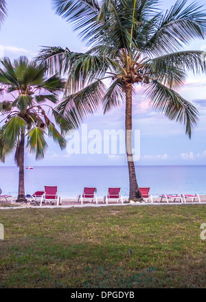 Tagesanbruch über der Karibik auf Sandcastle Strand auf der Insel St. Croix, Amerikanische Jungferninseln. Stockfoto