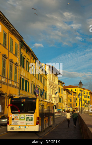 Antonio Pacinottii am Flussufer Straße zentrale Pisa Stadtregion Toskana Italien Europa Stockfoto