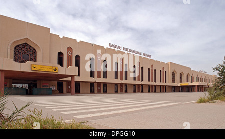 Externe Haupteingang, Vorderseite Aspekt, von Tripoli International Airport Terminal, Irak. Stockfoto