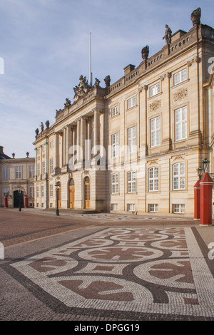 Christian VIII-Palast, auch bekannt als Levetzau Palast, auf Amalienborg, Kopenhagen, Dänemark Stockfoto