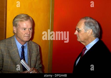 13. Oktober 2006 - New York, New York, US - K55124RM. NY TIMES GROßEN LITERARISCHEN BRUNCH. ZEITWEISE Mittelpunkt W 41ST, NEW YORK-New York-10-14-2007.CHRIS-MATTHEWS und ALAN ALDA.  -2007. (Kredit-Bild: © Rick Mackler/Globe Photos/ZUMAPRESS.com) Stockfoto