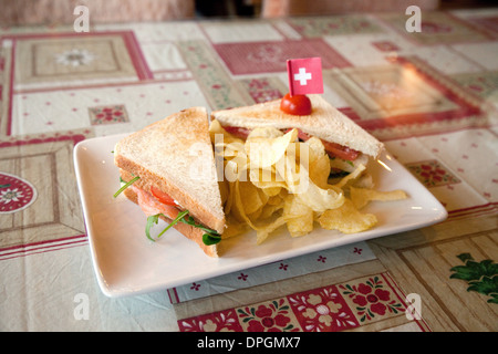 Ein Schweizer Club-Sandwich in einem Café, -Swiss Food-Mahlzeit, Torgon, Wallis, Schweiz, Europa Stockfoto