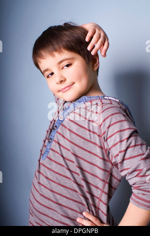 glücklich hübscher Junge 6, posiert im studio Stockfoto