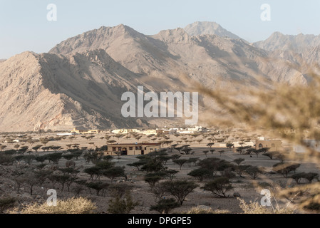 Berge in ariden Landschaft, Dubai, Vereinigte Arabische Emirate Stockfoto