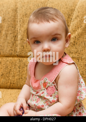 Porträt von Mädchen zu Hause. Stockfoto