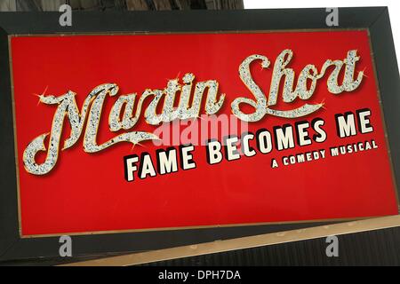 17. August 2006 - New York, New York, US - K49203ML. OPENING NIGHT '' wird Ruhm ME'' an BERNARD B. JACOBS THEATER NEW YORK New York 17.08.2006.  -2006. (Kredit-Bild: © Mitchell Levy/Globe Photos/ZUMAPRESS.com) Stockfoto