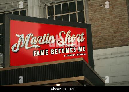 17. August 2006 - New York, New York, US - K49203ML. OPENING NIGHT '' wird Ruhm ME'' an BERNARD B. JACOBS THEATER NEW YORK New York 17.08.2006.  -2006. (Kredit-Bild: © Mitchell Levy/Globe Photos/ZUMAPRESS.com) Stockfoto