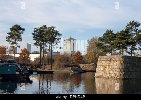 Neuen Kanal Becken Liegeplätze und künstlichen See zwischen Ashton und Rochdale Kanäle Ancoats neue Islington Manchester England Stockfoto