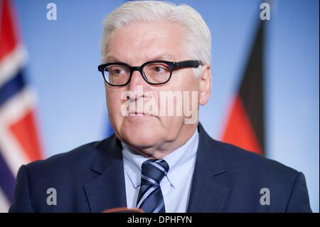 Berlin, Deutschland. 14. Januar 2014. Außenminister Frank-Walter Steinmeier geben einige Erklärung des versuchten Mordes in Saudi-Arabien von zwei deutschen Diplomaten. Goncalo Silva/NurPhoto/ZUMAPRESS.com/Alamy © Live-Nachrichten Stockfoto